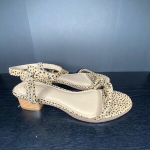 Leopard Sandal with small heel sz8W